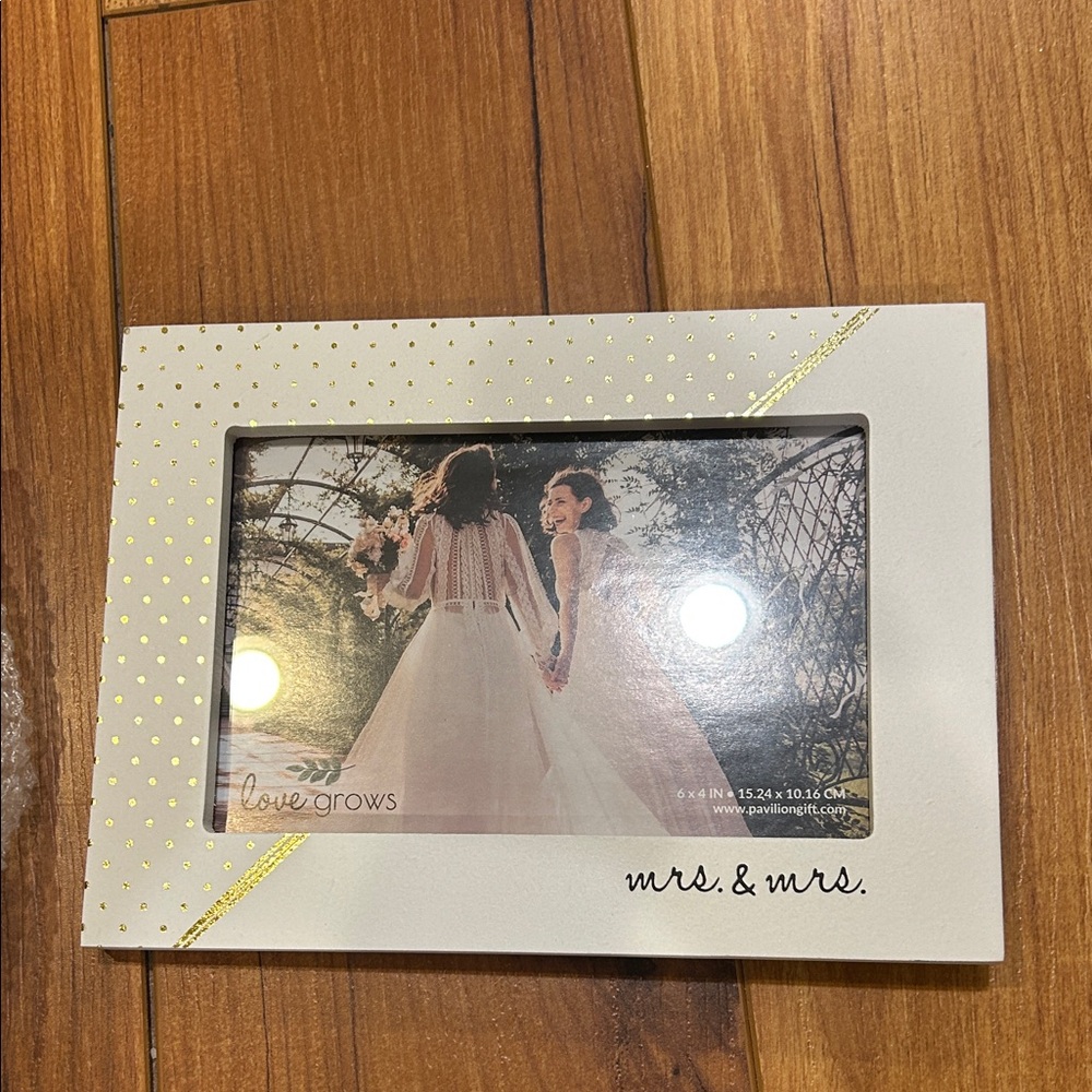 Mrs. & Mrs. White and Gold Photo Frame